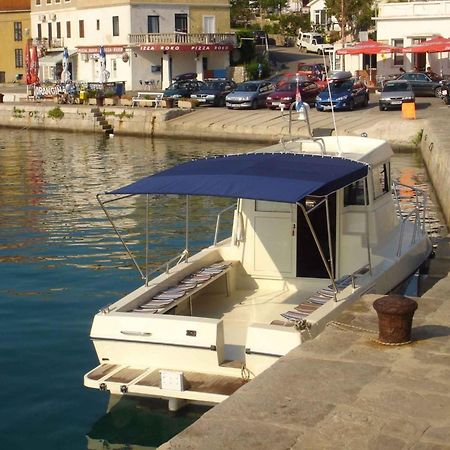 Apartments In Silo/Insel Krk 13430 Екстериор снимка