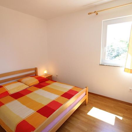 Apartments In Silo/Insel Krk 13430 Екстериор снимка