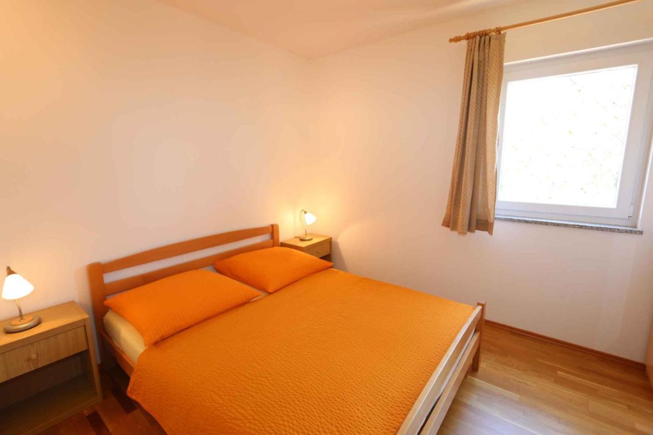 Apartments In Silo/Insel Krk 13430 Екстериор снимка