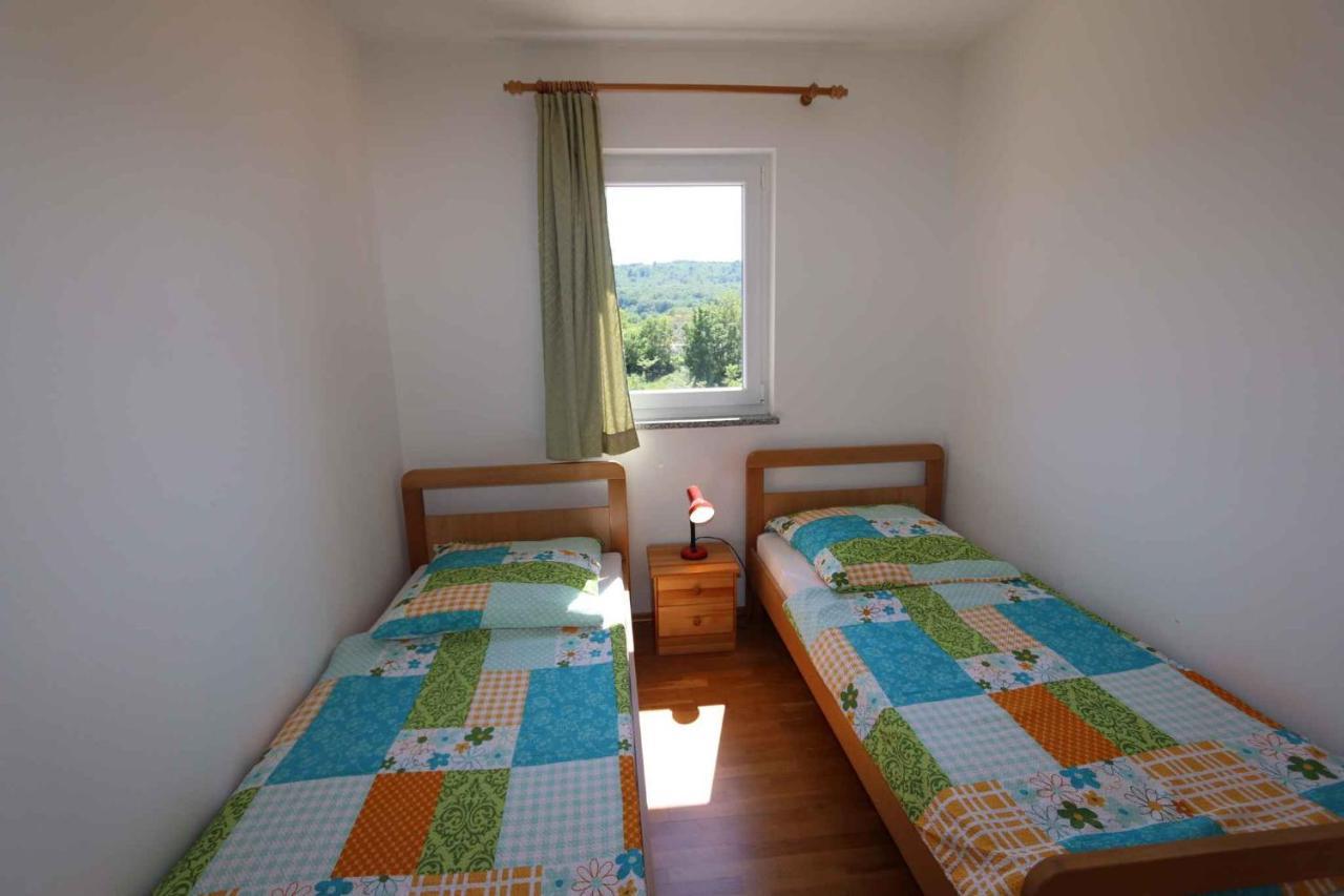 Apartments In Silo/Insel Krk 13430 Екстериор снимка