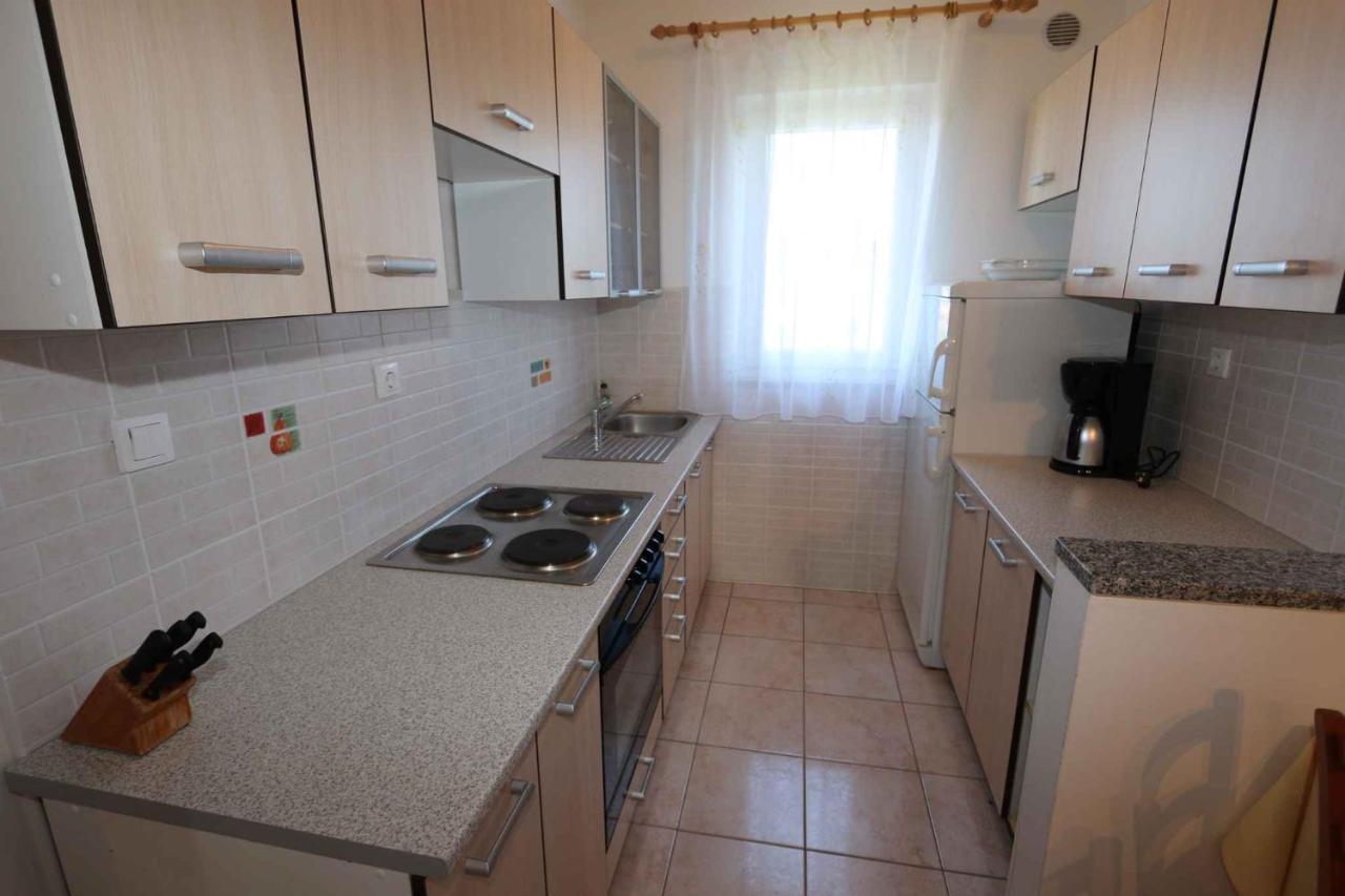 Apartments In Silo/Insel Krk 13430 Екстериор снимка