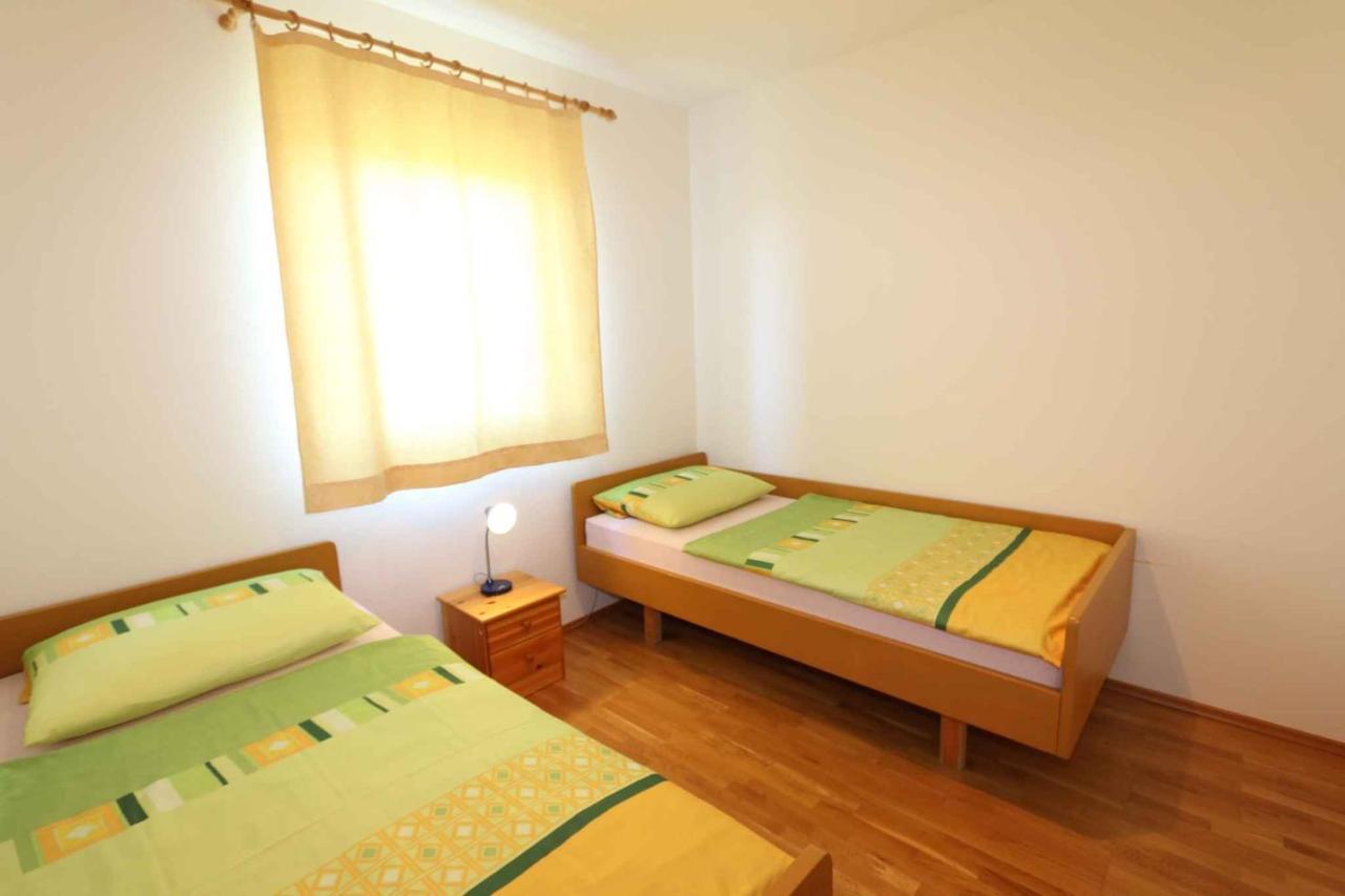 Apartments In Silo/Insel Krk 13430 Екстериор снимка