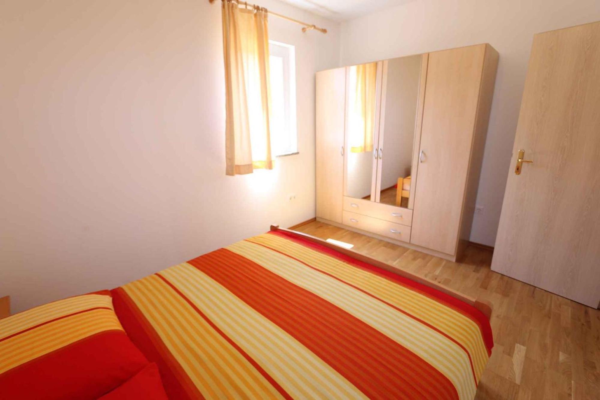 Apartments In Silo/Insel Krk 13430 Стая снимка